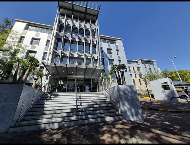 53M² SERVICED OFFICE TO LET IN SANDTON CENTRAL